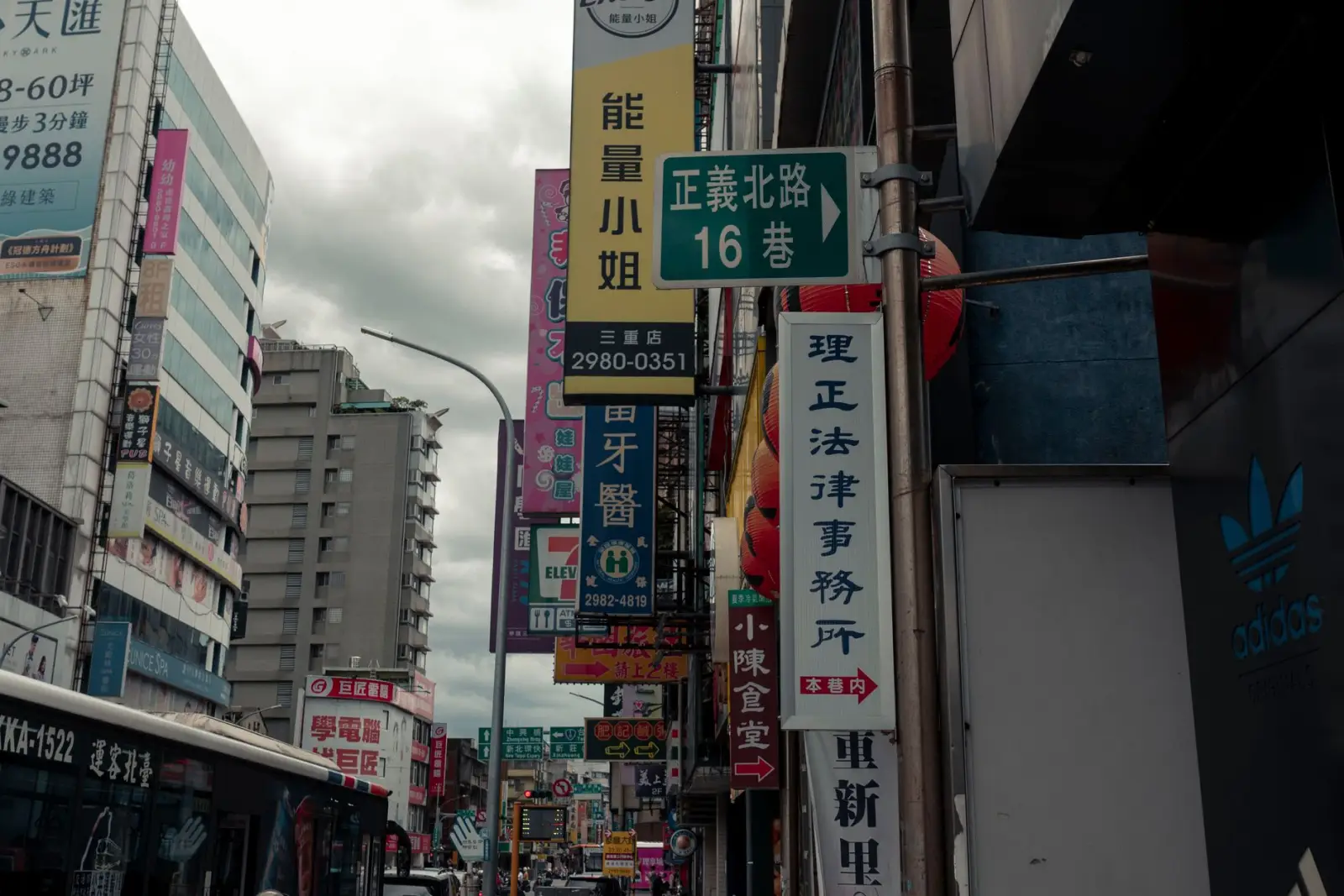 上海上丹西服企业工装定制全流程解析与工艺标准