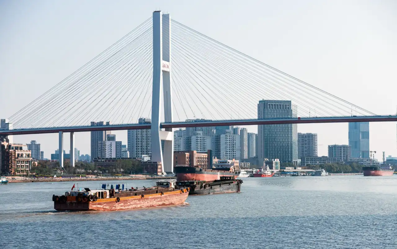 上海上丹西服企业工装定制流程及量体标准详解