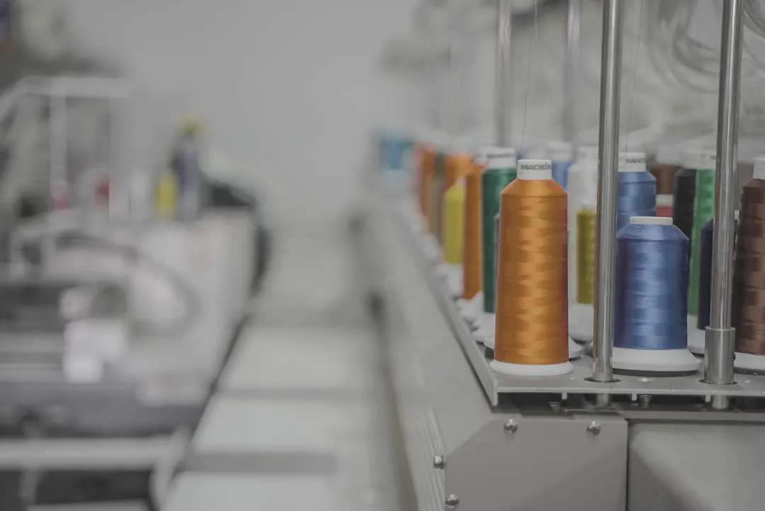 企业工装定制趋势观察：上海西服制作行业如何提升职业装品质标准正文配图 2