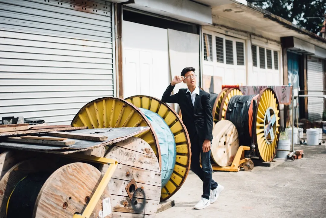上海上丹西服企业工装定制全流程解析：从量体到交付的标准体系