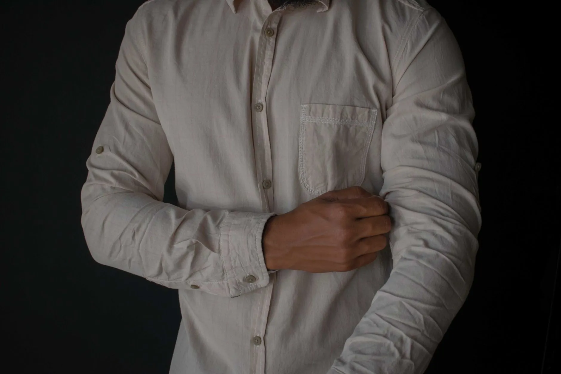 上海上丹西服企业工装定制：从面料选择到版型设计的综合服务方案
