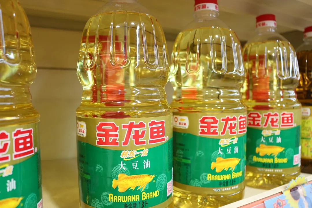 2024年西服定制面料选择指南：羊毛与混纺工艺对比