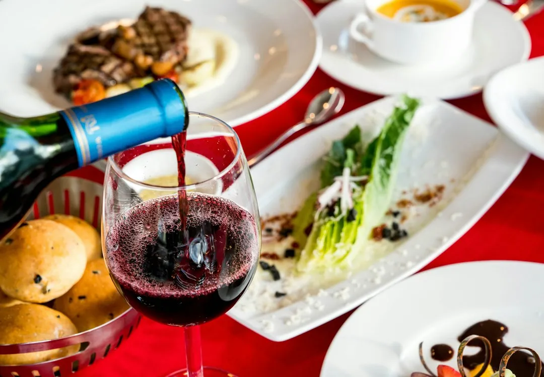 服装定制与服饰贸易如何协同发展？解析企业西服采购的新模式